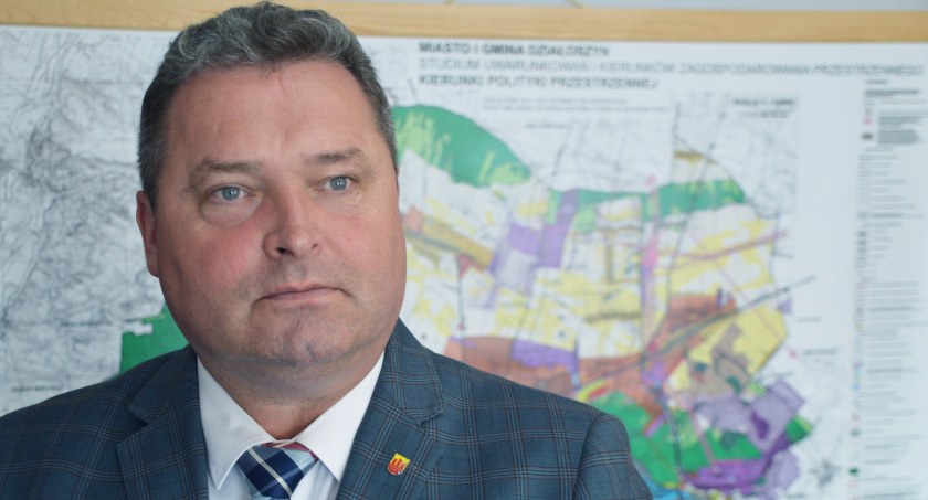 Zdjęcie Rafała Draba, burmistrza Działoszyna