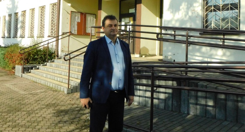 Wójt Konopnicy Grzegorz Turalczyk zdecydował, aby pieniądze z nagrody za wzrost odporności przeznaczyć gównie na zakup nowego sprzętu do referatu gospodarczego. fot.: Magdalena Lizurej