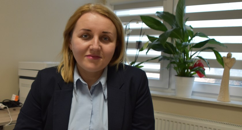 Kierownik Edyta Tokarek przyznaje, że grupa podopiecznych zintegrowała się, kadra ŚDS-u jest kreatywna, a chętni do współpracy są również opiekunowie uczestników /fot.: Katarzyna Cieślik