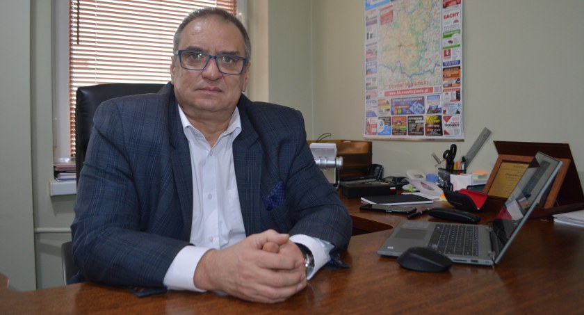 Wójt Zbigniew Dąbrowski uważa, że jest kilka przyczyn braku pieniędzy do zbilansowania gospodarki śmieciowej fot.: Elżbieta Wodecka 