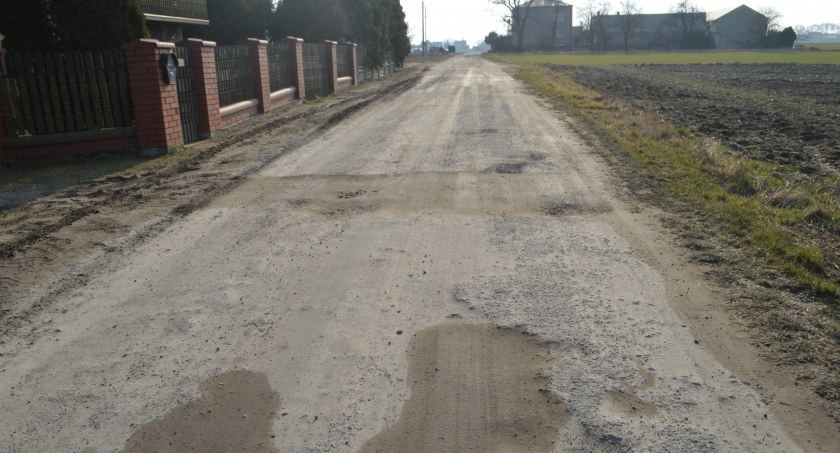 W tym roku na pewno przebudowana zostanie ulica Poprzeczna. Procedura przetargowa na wyłonienie wykonawcy już rozpoczęła się 