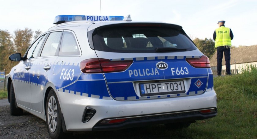 Obecnie za kierowanie pojazdem mechanicznym bez uprawnień, grozi grzywna w wysokości od 1,5 tys. zł do nawet 3 tys. zł. Ponadto, obligatoryjnie sąd wydaje zakaz prowadzenia pojazdów, od 6 miesięcy do 3 lat  fot.: KPP Wieluń 