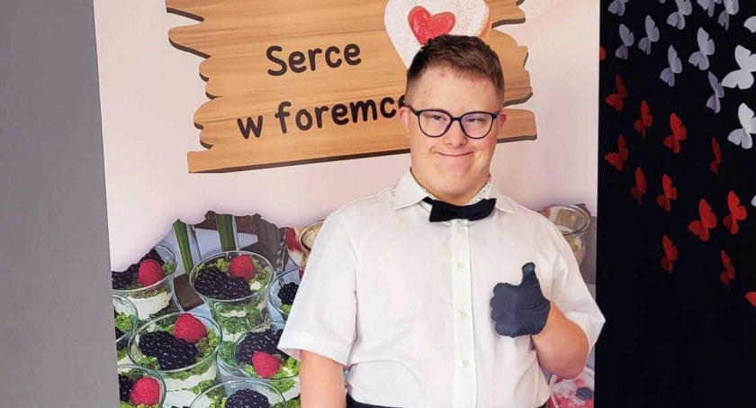 Zdjęcia muffinek z czekoladą Szkolnej Kawiarenki 