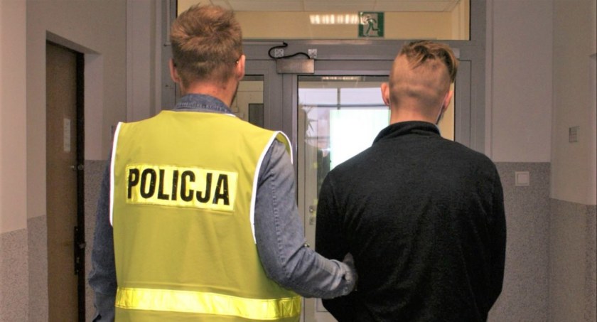 26-latek wpadł z narkotykami po tym, jak urządził awanturę na klatce schodowej fot.: arch. KPP w Wieruszowie