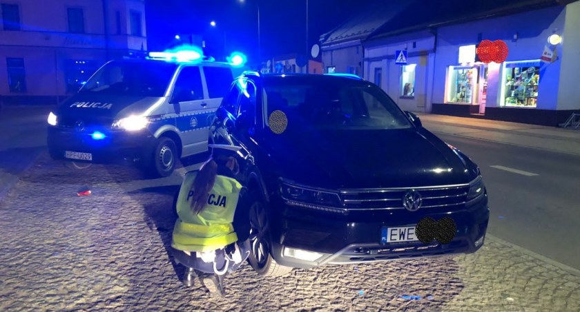 Teraz policja ustala, kto zawinił w tym zdarzeniu drogowym  fot.: Komenda Powiatowej Policji w Wieruszowie 