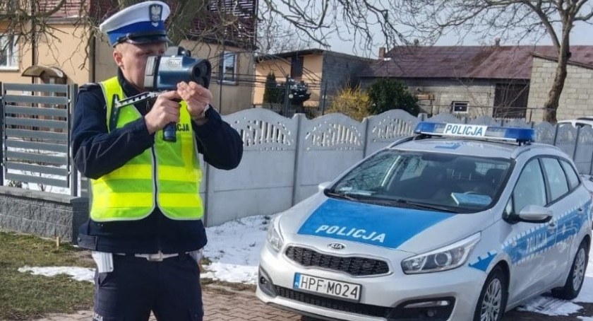Pajęczańska drogówka jednego dnia pozbawiła prawa jazdy aż dwóch kierowców fot.: archiwum KPP w Pajęcznie