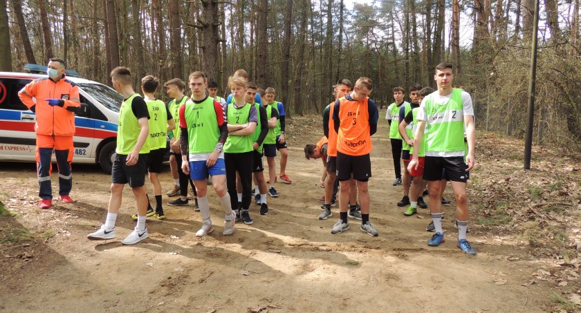 Dziewczęta rywalizowały na dystansie 1500 m, a chłopcy – 2000 m  fot.: PSZS w Wieluniu 
