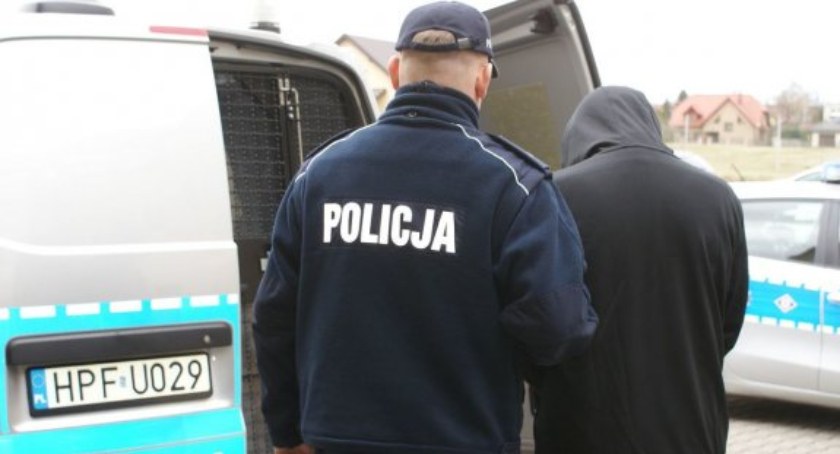 Ujętemu przez mundurowych 17-latkowi grozi kara nawet pięciu lat pozbawienia wolności  fot.: Komenda Powiatowej Policji w Wieruszowie 