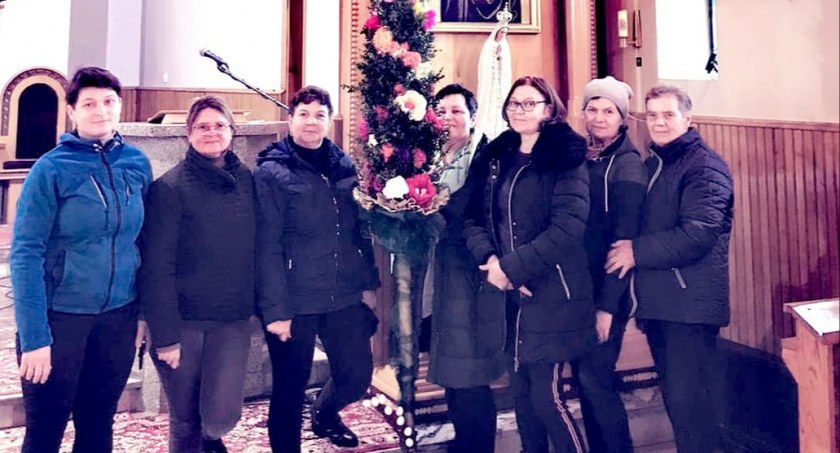 Dzieło kobiet z lipnickiego KGW zostało wyeksponowane w miejscowym kościółku. Dzięki czemu msza święta w niedzielę palmową miała jeszcze większy urok niż zwykle fot.: archiwum KGW