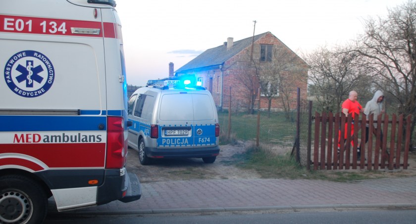 Na miejscu zdarzenia pracował Zespół Ratownictwa Medycznego i policja  fot.: Bartosz Jarosławski