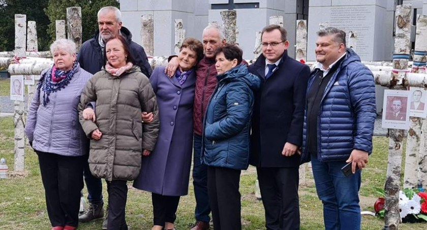 Na obchody rocznicowe z Wielunia do stolicy pojechał pełny autobus ludzi fot.: archiwum prywatne