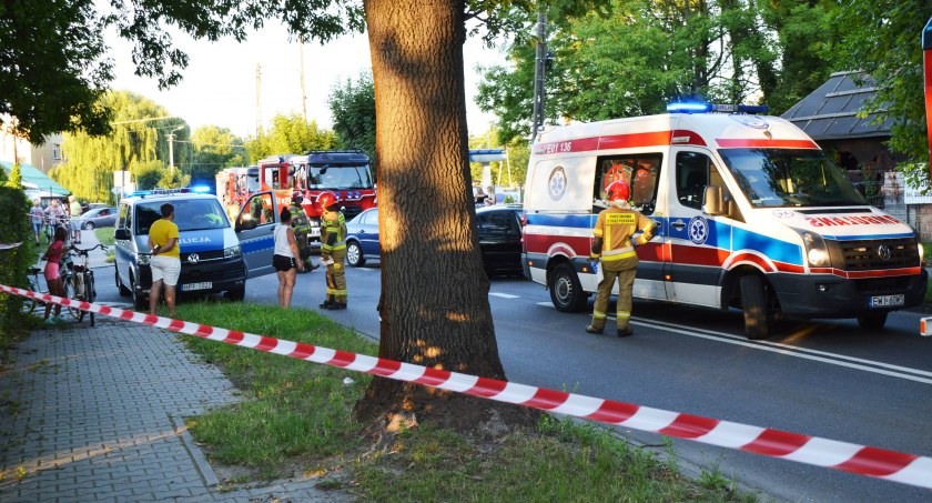 Zdjęcia z wypadku w Wieluniu na ul. Wojska Polskiego / fot.: Sławomir Rajch