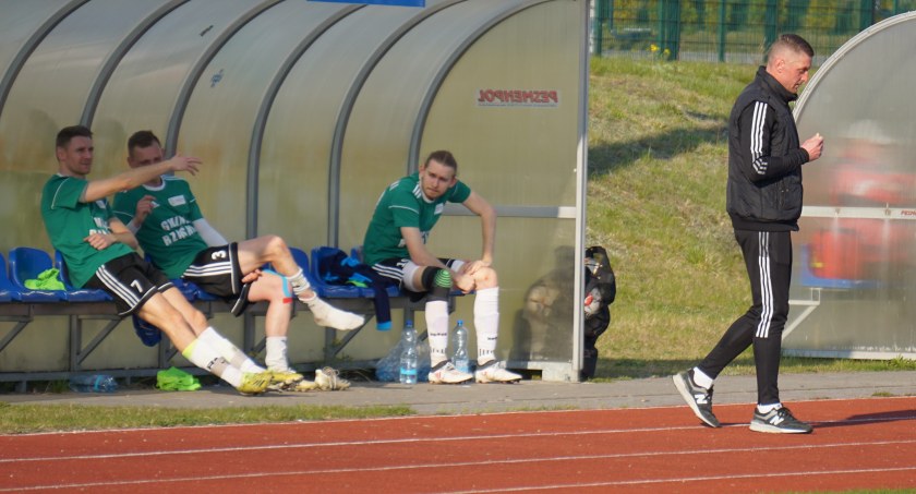 Trener Tomasz Filipiak po meczu był bardzo zadowolony fot. Mateusz Zimoń