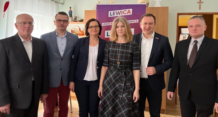 Szefowa Nowej Lewicy (na zdjęciu: czwarta od lewej) już zaprasza na otwarcie biura partii w Wieruszowie, które zaplanowano na 27 maja fot.: archiwum Nowej Lewicy