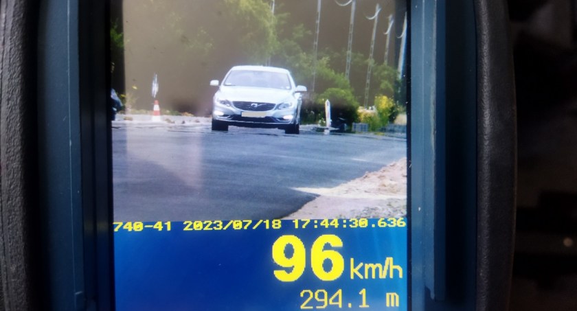 30-letni kierowca przekroczył dozwoloną prędkość aż o 56 km/h. Fot.: Komenda Powiatowa Policji w Wieruszowie 