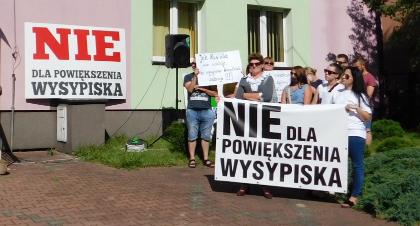 Mieszkańcy głośno i wyraźnie, wielokrotnie, sprzeciwiali się planom rozbudowy wysypiska odpadów fot.: Magdalena Lizurej