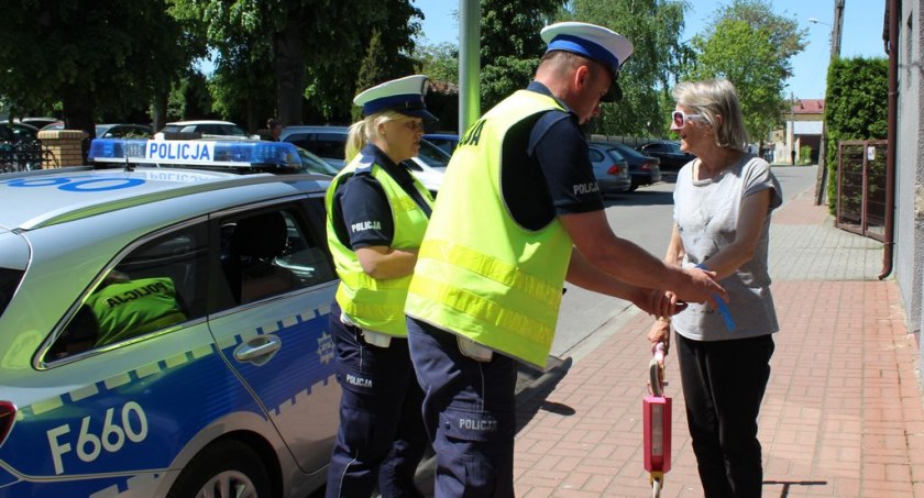 Podczas całodniowej akcji dokonano 109 kontroli drogowych, w których mundurowi łączenie nałożyli 60 mandatów karnych fot.: KPP Wieluń 