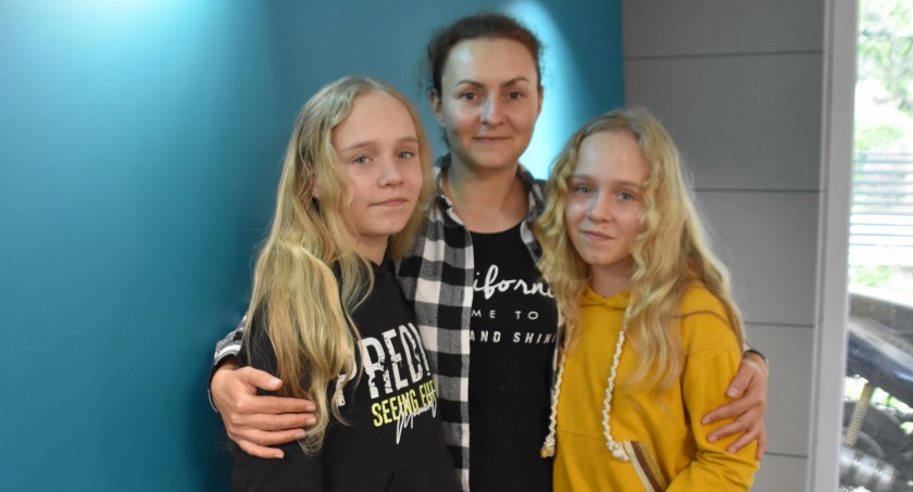 Natalia z córkami Kirą i Ritą bardzo dobrze czują się w domu Małgorzaty Marek i dziękują jej za to, co dla nich zrobiła fot.: Katarzyna Cieślik