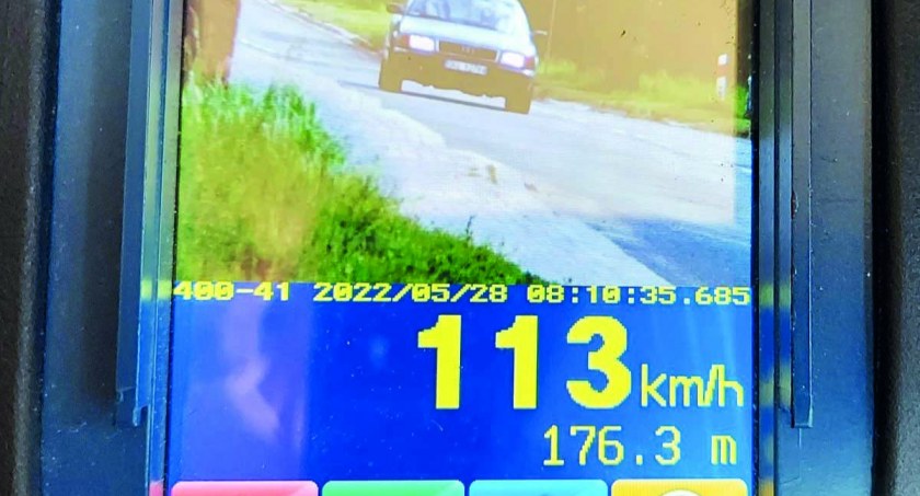 Za przekroczenie prędkości o 50 km/h w terenie zabudowanym grozi utrata uprawnień na trzy miesiące i wysoki mandat fot.: arch. KPP w Pajęcznie