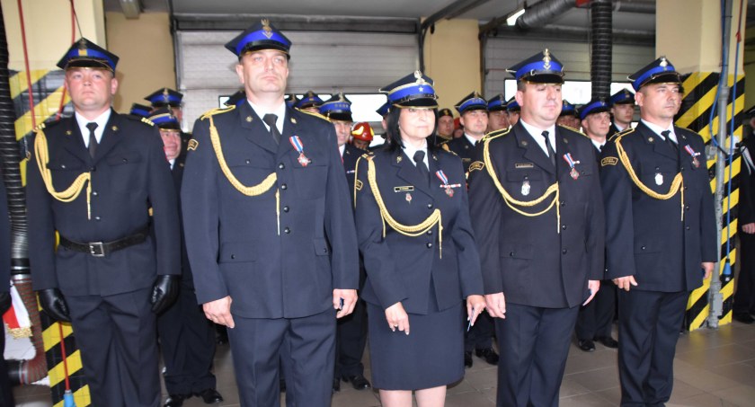Podczas piątkowego apelu wręczono odznaczenia oraz awanse na wyższe stopnie służbowe fot.: Katarzyna Cieślik