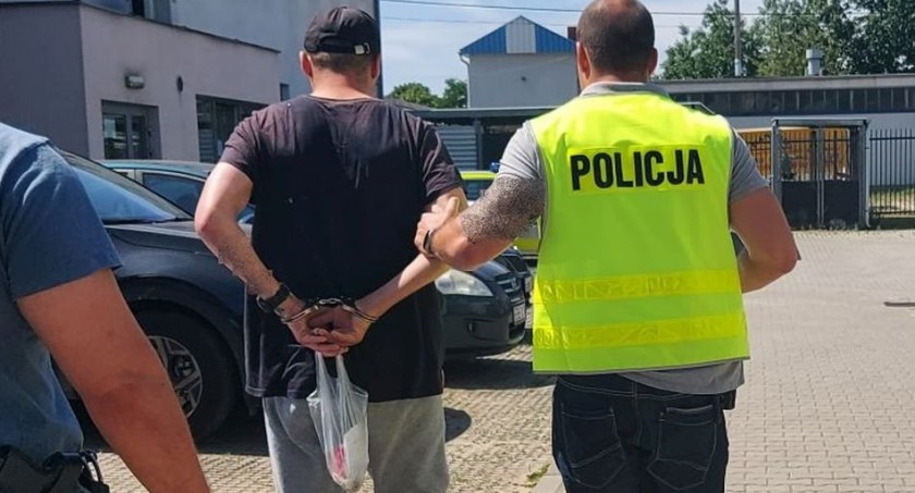 Na zdjęciu moment z zatrzymania mężczyzny / Fot. KPP Powiatu Łódzkiego Wschodniego