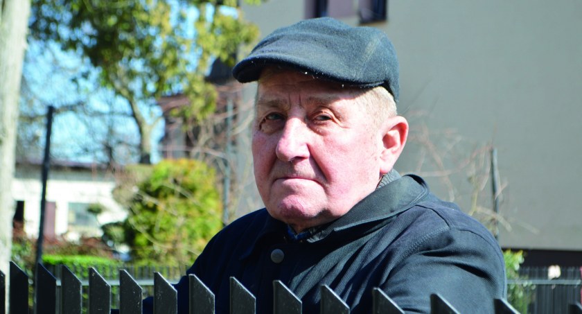 Sołtys Stanisław Frankowski będzie pewny swojego dopiero wtedy, gdy w Przycłapach rozpocznie się budowa chodnika fot.: Elżbieta Wodecka  