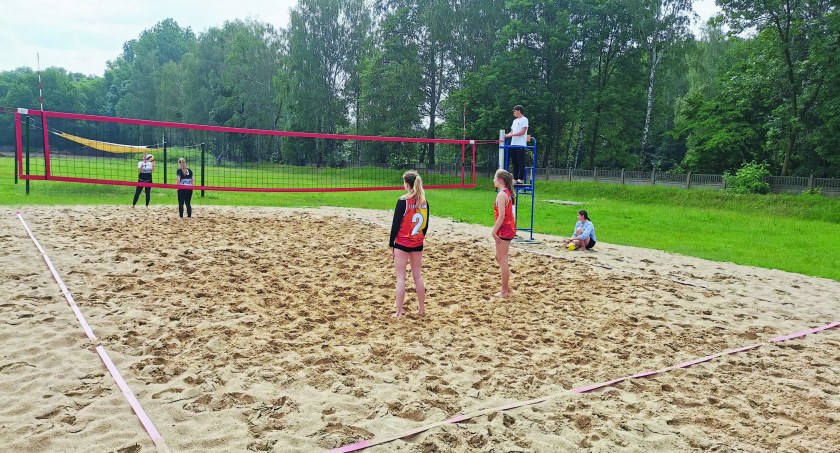 Powiat wieluński w Sieradzu  reprezentowały pary z I LO  im T. Kościuszki 