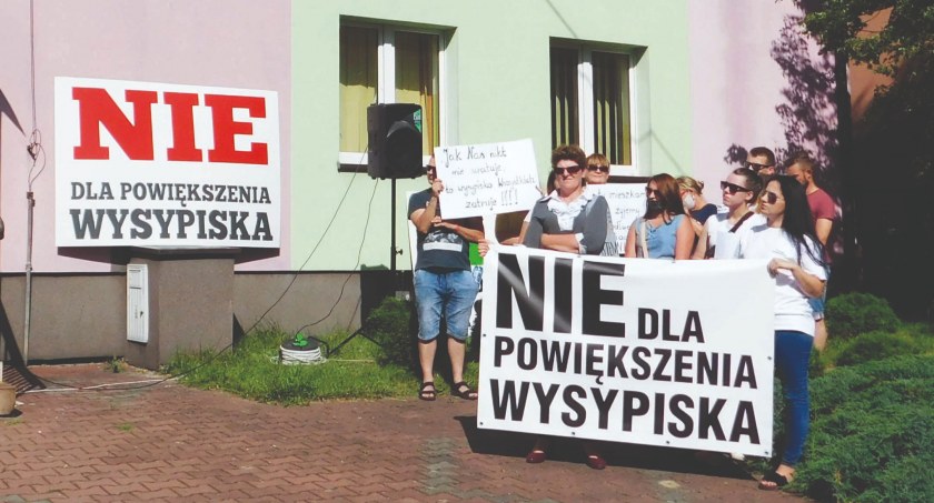 Mieszkańcy jasno i wyraźnie mówią „nie” dla ekspansji wysypiska pod Pajęcznem. Ich sprzeciw ma jednak znaczenie drugorzędne fot.: Magdalena Lizurej