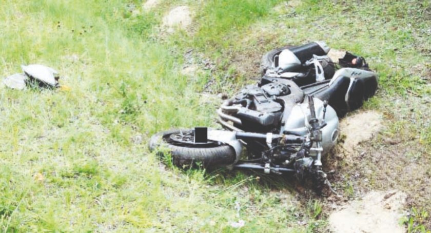 45-letni motocyklista nie zachował należytej ostrożności i zderzył się z sarną. Na szczęście mężczyźnie nic poważnego się nie stało fot.: archiwum policji