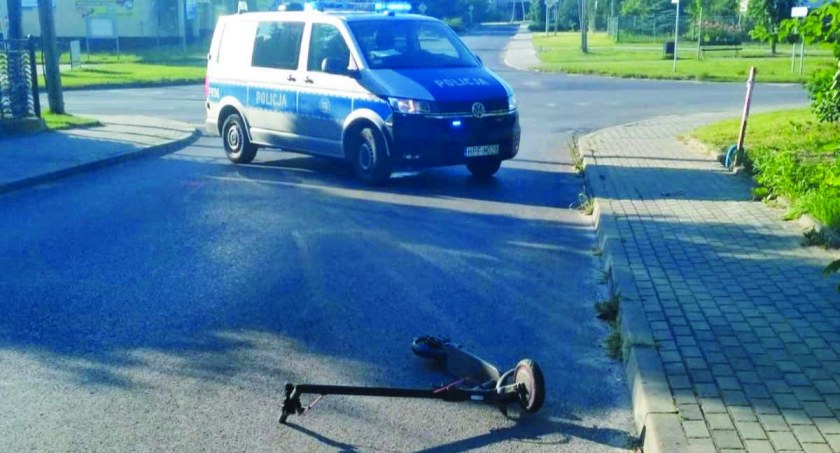 Nastolatek bardzo pechowo rozpoczął wakacje, po zderzeniu z osobówką trafił do szpitala fot.: arch. KPP w Pajęcznie