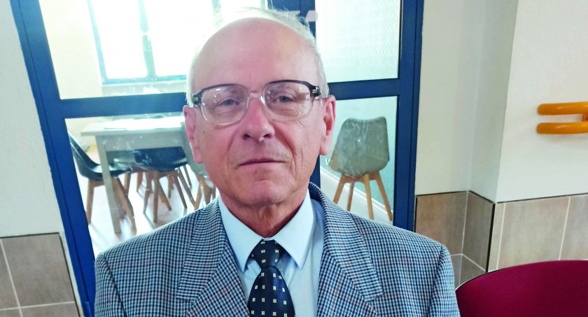 Andrzej Jaźwiec z oświatą jest związany od pół wieku. Przez ten czas zaobserwował wiele niekorzystnych procesów fot.: Magdalena Lizurej