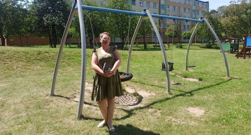 Justyna  Godszling-Graczyk liczy, że uda się zebrać środki chociaż na część zabawek dla dzieci z ograniczeniami fot.: Magdalena Lizurej, zrzut z filmiku promocyjnego