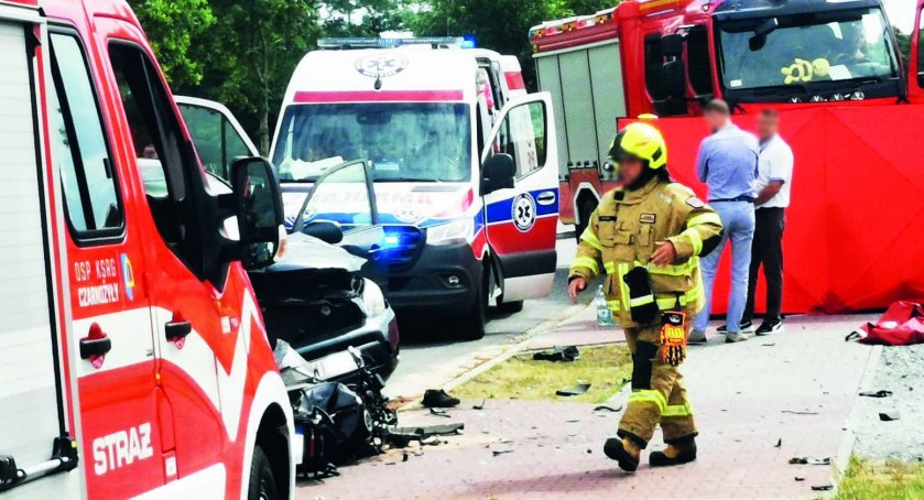 44-letni kierowca motocykla nie przeżył wypadku. Na ratunek mężczyźnie przyleciał śmigłowiec LPR-u. Niestety nie udało się go uratować fot.: Sławomir Rajch