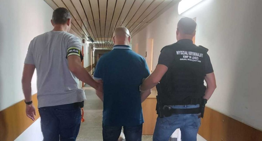 Na zdjęciu zatrzymanie jednego z mężczyzn / Fot. KWP w Łodzi