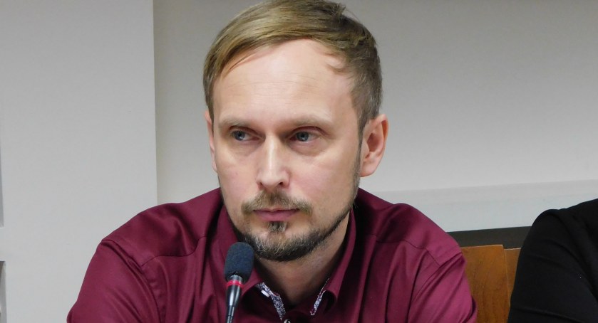 Zdjęcie radnego z Pajęczna Wojciecha Beśki, który regularnie wskazuje na niekorzystne zmiany klimatu/fot.: Magdalena Lizurej