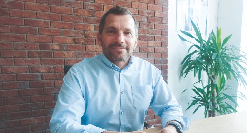Piotr Mielczarek, burmistrz Pajęczna,  w sierpniu ubiegłego roku wysłał do starostwa pismo, w którym zawarł wolę spotkania i rozmowy na temat przekazania działki fot.: Magdalena Lizurej