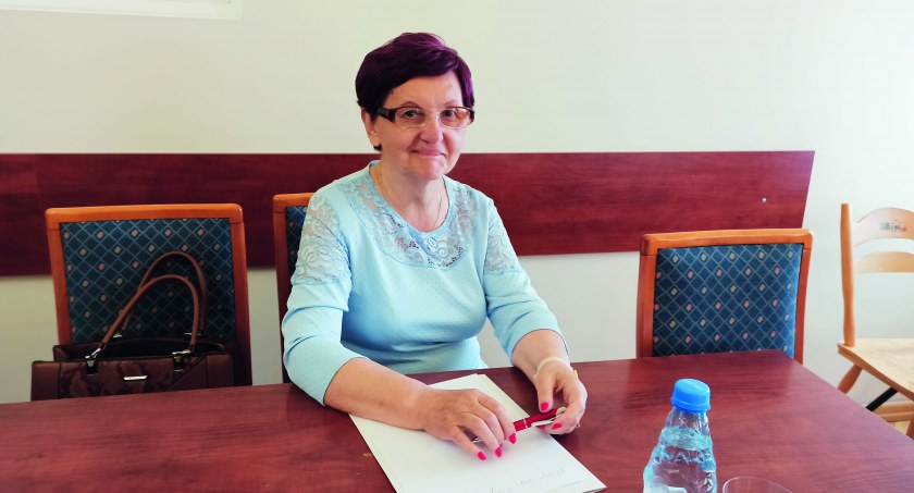 Bogumiła Parzonka, dotychczasowa przewodnicząca zarządu wieluńskiego osiedla nr 3 nie ukrywa swojego zbulwersowania z powodu wzrostu czynszów  fot.: Magdalena Lizurej
