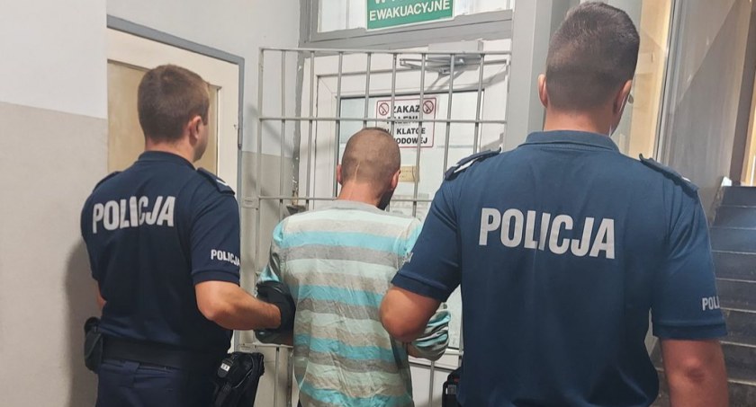 Zdjęcie mężczyzny aresztowanego za ugodzenie nożem znajomego/fot.: arch. KPP w Wieluniu