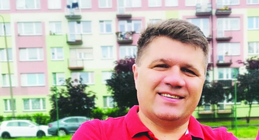 Burmistrz Paweł Okrasa liczy, że do kolejnego przetargu o budowę hali staną przedsiębiorcy gotowi wybudować taniej, niż wynika to z kosztorysu. Podobno ma informacje z rynku fot.: Magdalena Lizurej