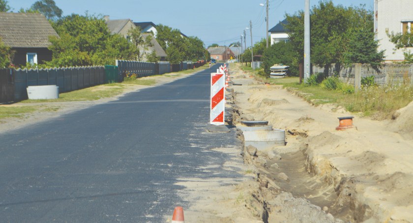 Dzisiaj droga jest wielkim placem budowy  fot.: Elżbieta Wodecka 