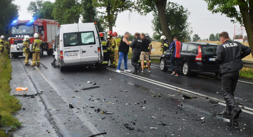 Zdjęcia z wypadku na DK 43 w Kamionce, w gminie Pątnów