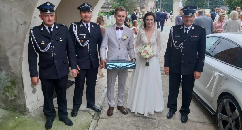 Zdjęcie ze ślubu druha Huberta z OSP KSRG Skrzynno