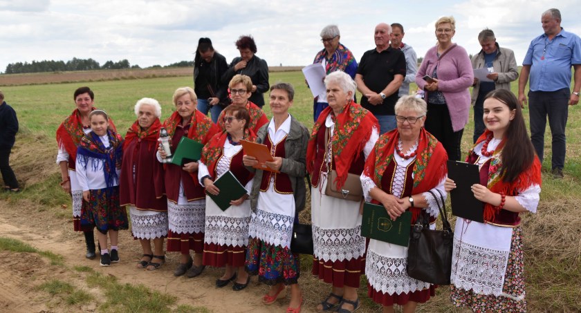 Tradycyjnie członkinie KGW w Kamionce przygotowały wiersze i utwory patriotyczne fot.: Katarzyna Cieślik 