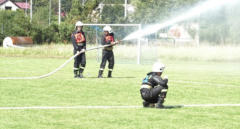 Zdjęcie z ubiegłorocznej edycji zawodów, w której brali udział strażacy z OSP KSRG Makowiska / Fot. Facebook / OSP KSRG Makowiska