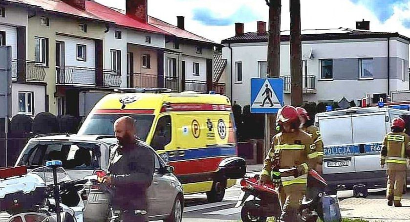 44-latka doznała obrażeń po tym, jak wjechała w tył osobówki fot.: Magdalena Lizurej