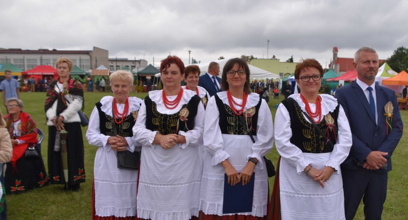 Podczas dożynek nie zabrakło stoisk loklanych KGW oraz stowarzyszeń fot.: Katarzyna Cieślik 
