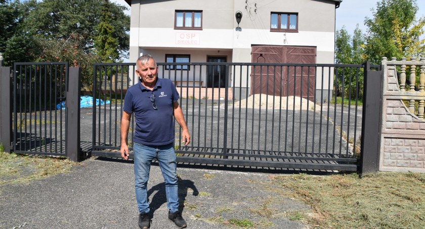 Sołtys Marek Wierzbicki przyznaje, że za jego kadencji większość środków z funduszy sołeckich została przeznaczona na prace w strażnicy fot.: Katarzyna Cieślik 