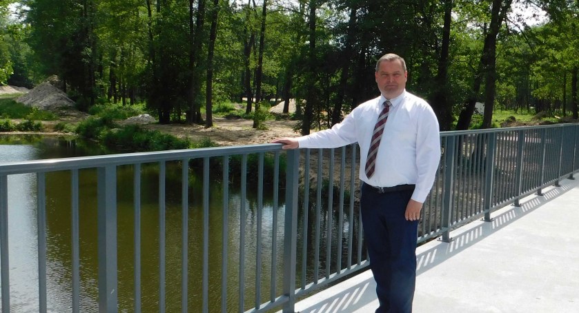 Rafał Drab zaznacza, że wielu mieszkańców jest bardzo zadowolonych z ostatnich inwestycji w rekreację,  nikt ni zwracał mu uwagi, na nieprawidłowości fot.: Magdalena Lizurej