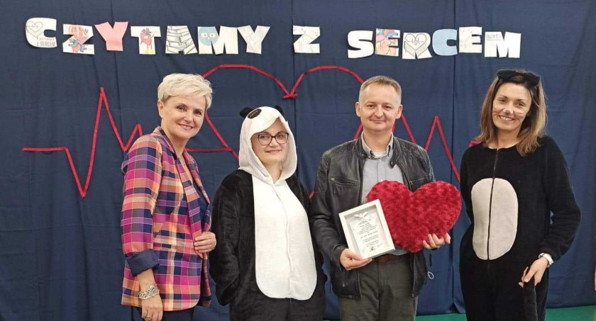 Z okazji akcji „Czytamy z sercem” w szkole odbyło się wiele wydarzeń  fot.: arch. SP w Bieniądzicach