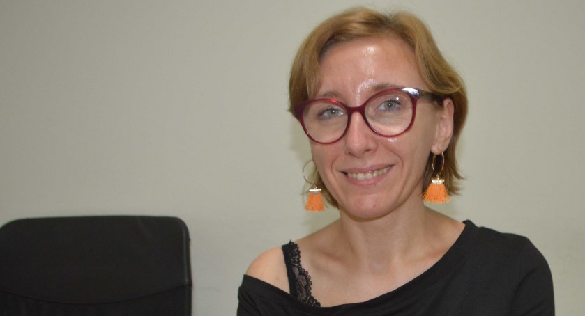 Dyrektorka Natalia Zwierz zachęca do wstępowania w szeregi ożarowskiej orkiestry dętej  fot.: Elżbieta Wodecka  